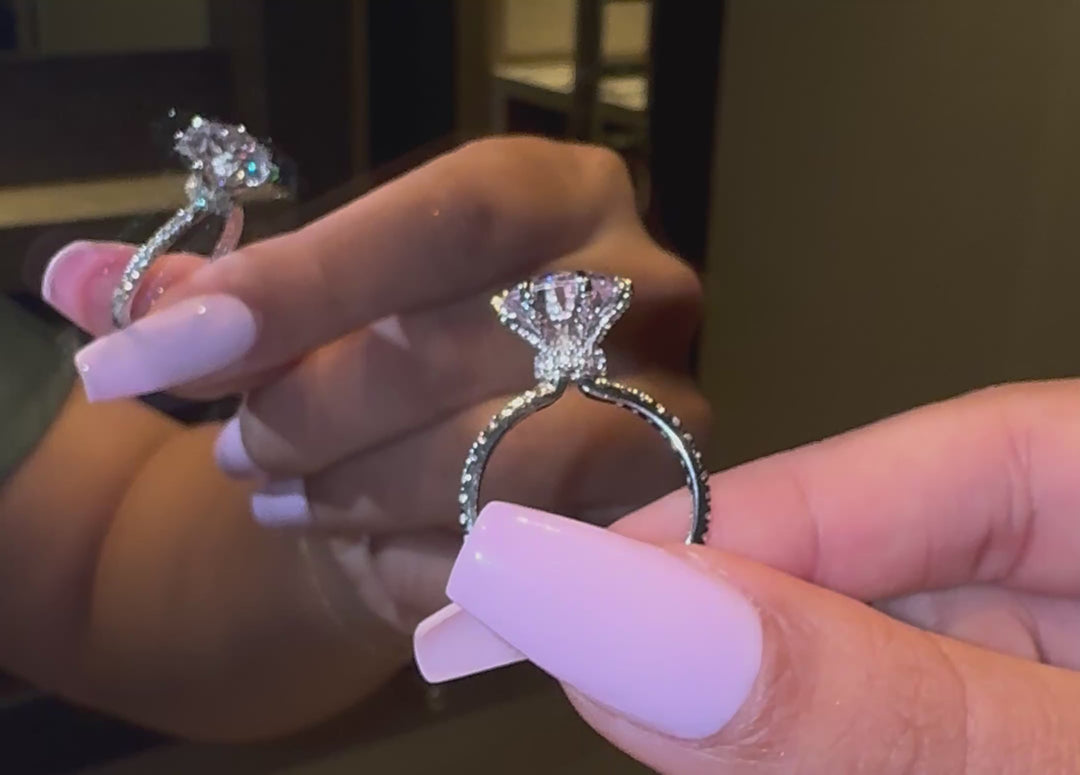 Round Halo Solitaire