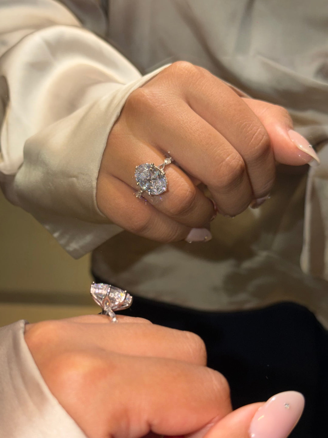 Floral Prong Oval