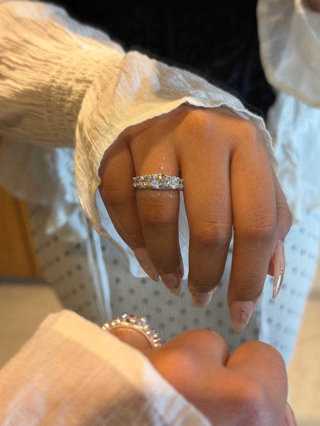 Eterna Oval Radiance