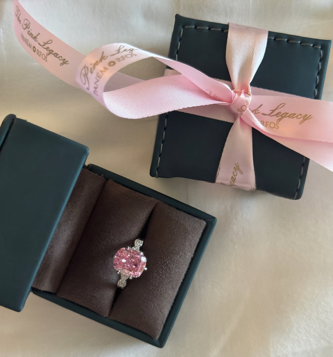 Rosé Dusk Cushion Twist