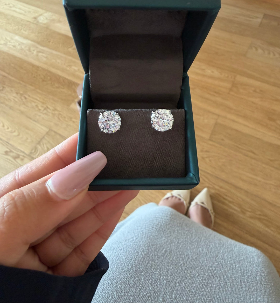Round Solitaire Studs
