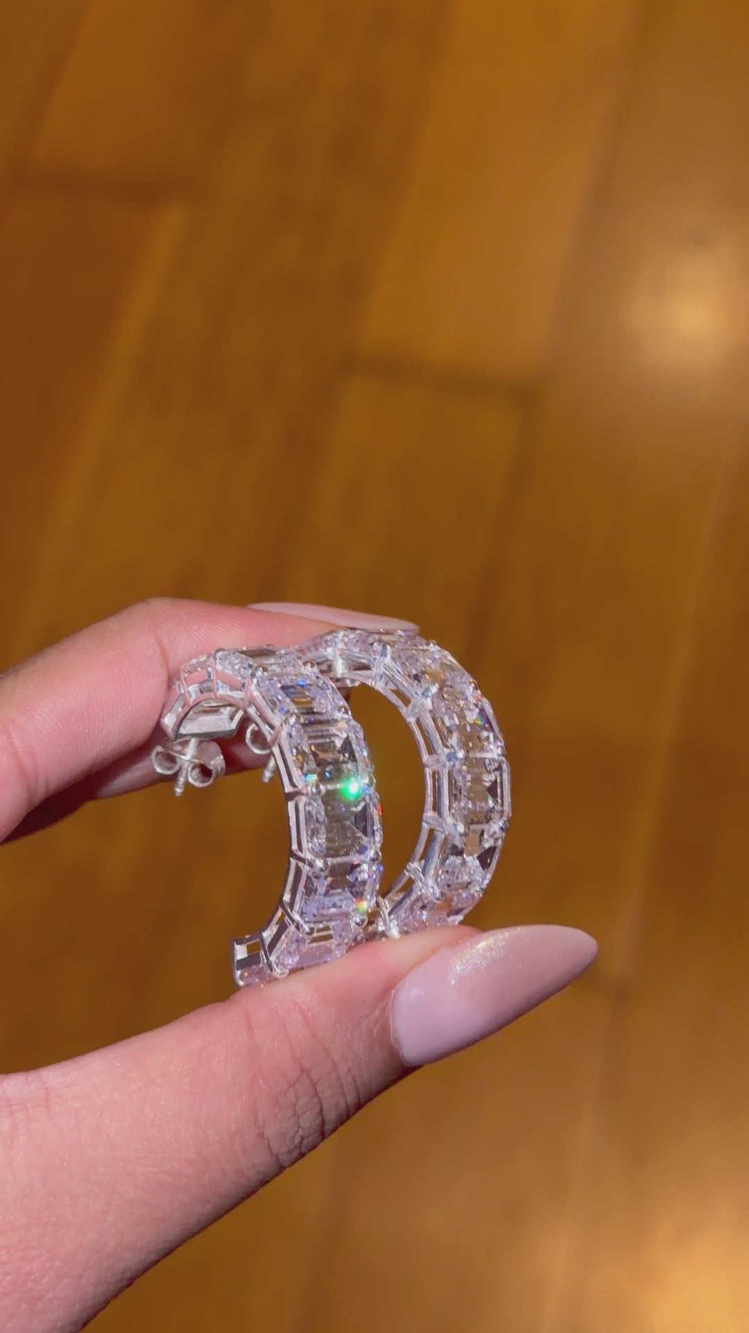 Émeraude Grandeur Hoops